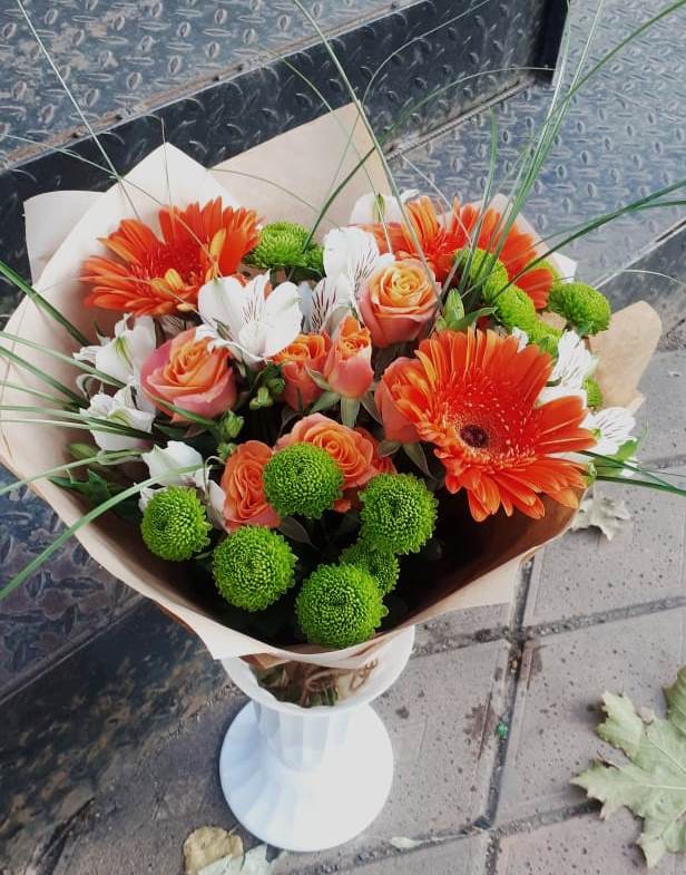Букет цветов из: Герберы, Хризантемы, Альстромерии и Розы в Красной горе