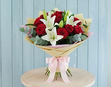 Букет цветов из:  Лилии и Розы в Красной горе