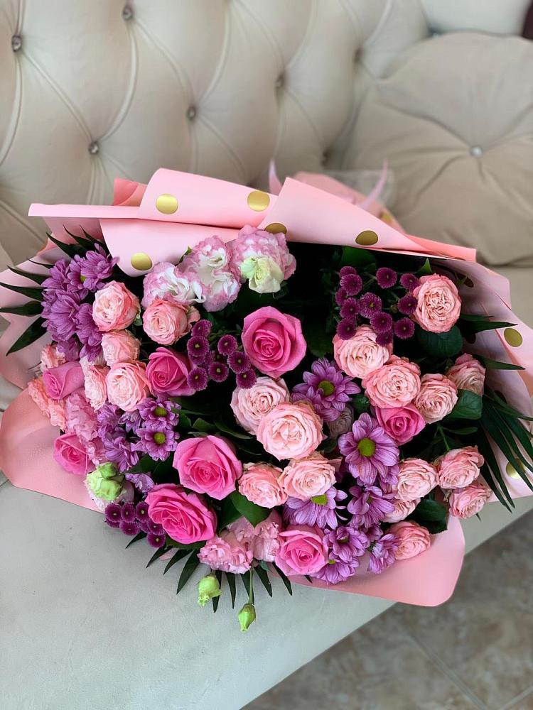 Букет цветов из: Хризантемы, Розы и Лизиантусы в Красной горе