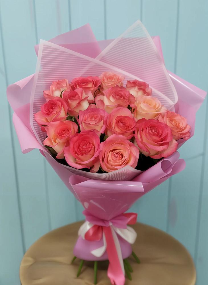 Букет 15 Розовых роз Равель в Красной горе