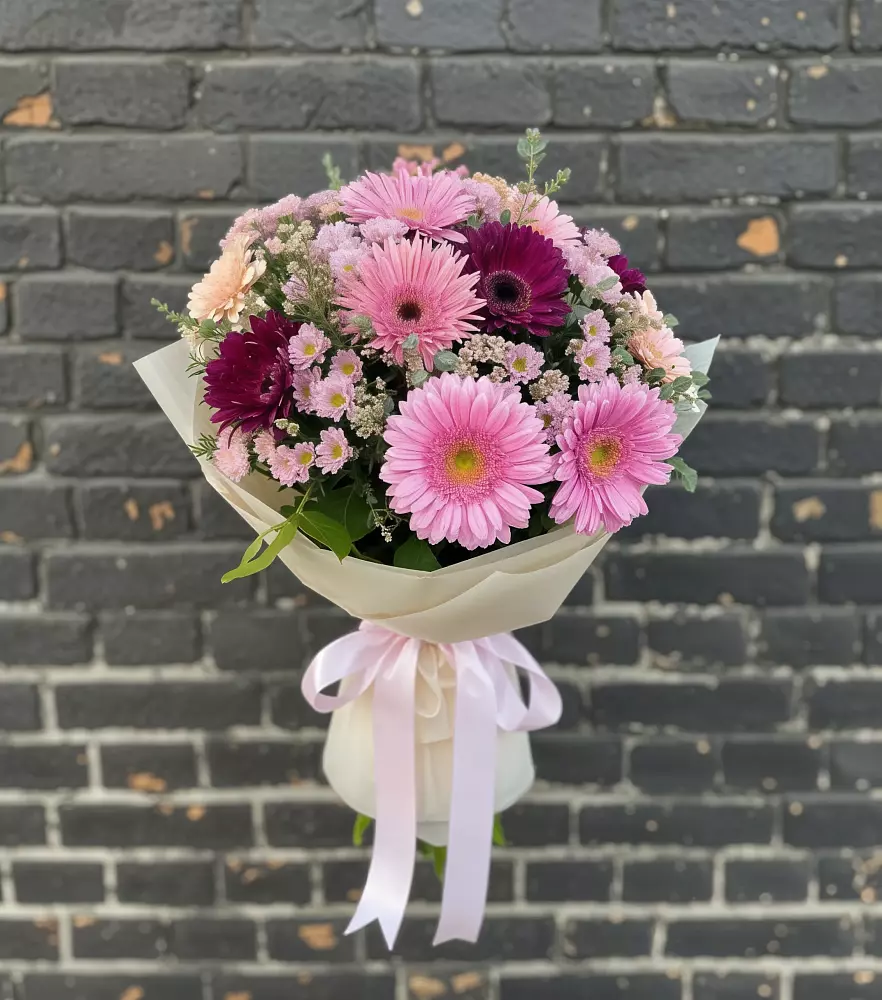 Букет цветов из: Герберы и Хризантемы в Красной горе