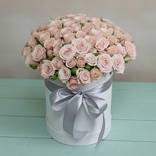 Цветочная композиция из Розы в шляпной коробке в Красной горе