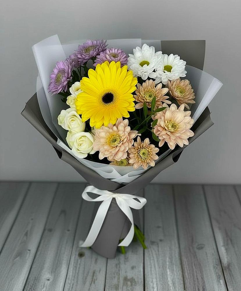 Букет цветов из: Розы, Герберы и Хризантемы в Красной горе