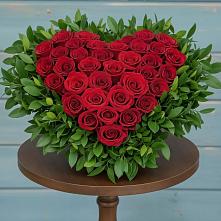 Цветочная композиция из Розы в виде сердца в Красной горе