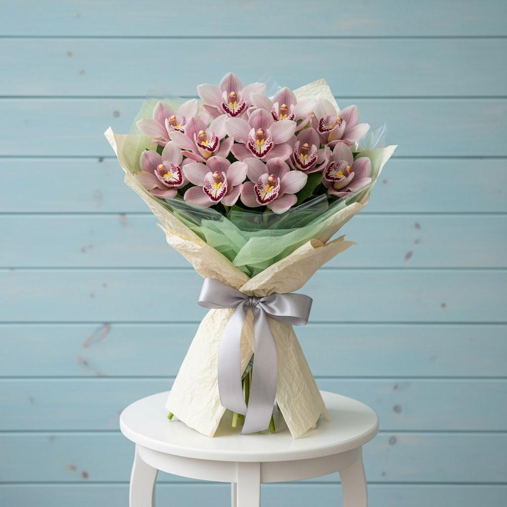 Букет цветов из: Орхидеи и Розы в Красной горе