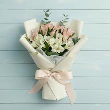 Букет цветов из:  Альстромерии #REPLACE_PRED# Красной горе