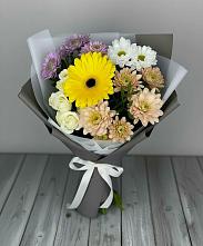 Букет цветов из:  Розы, Герберы и Хризантемы в Красной горе