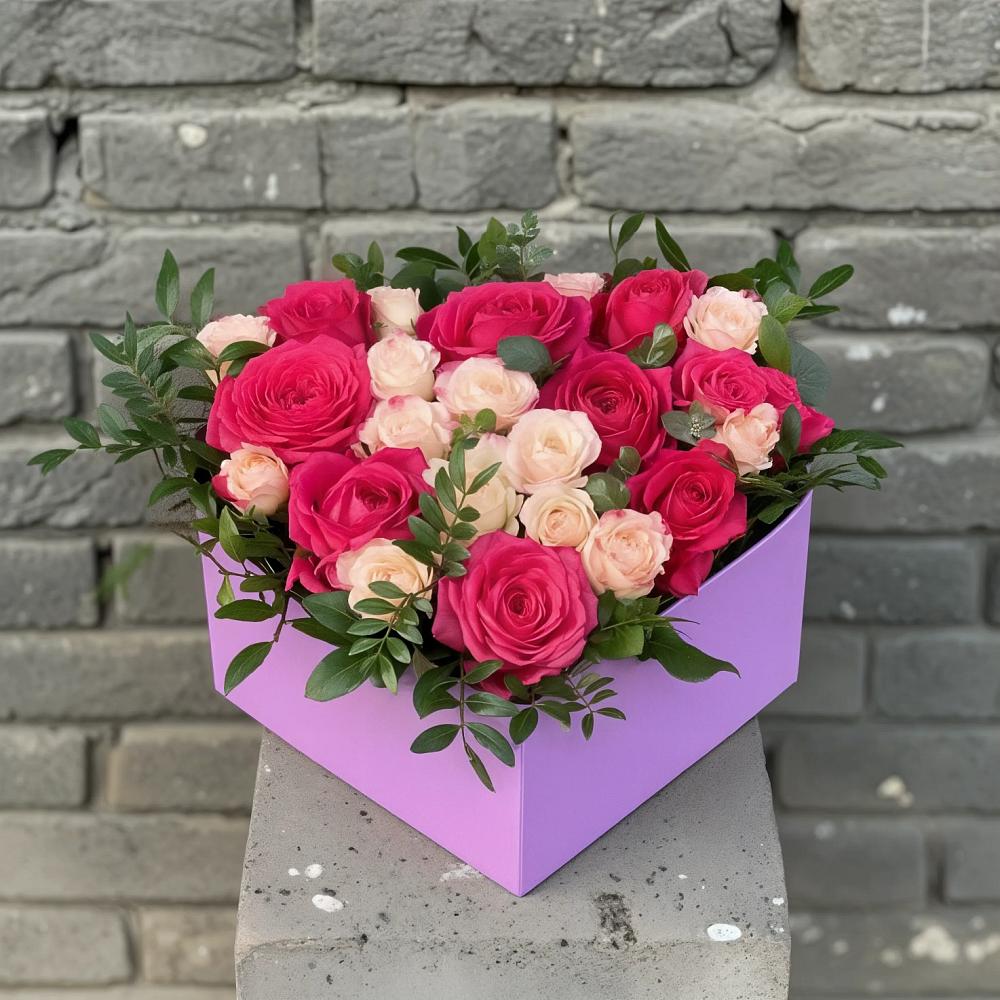 Цветочная композиция из Розы в коробке в Красной горе