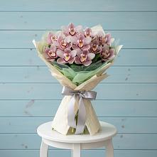 Букет цветов из:  Орхидеи и Розы в Красной горе