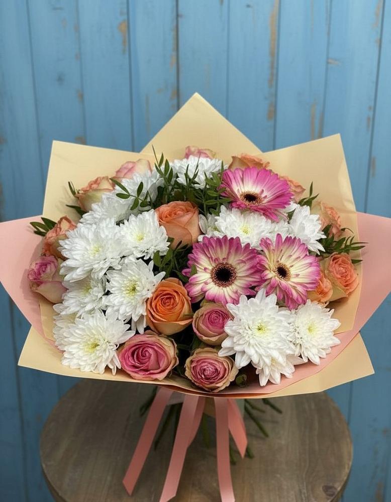 Букет цветов из: Розы, Герберы и Хризантемы в Красной горе