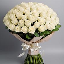 Букет 101 беля роза Белоснежка в Красной горе