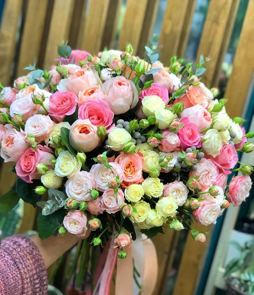 Букет цветов из: Розы в Красной горе