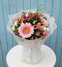 Букет цветов из:  Герберы, Альстромерии и Лизиантусы в Красной горе