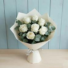 Букет Белые розы в Эвкалипте в Красной горе