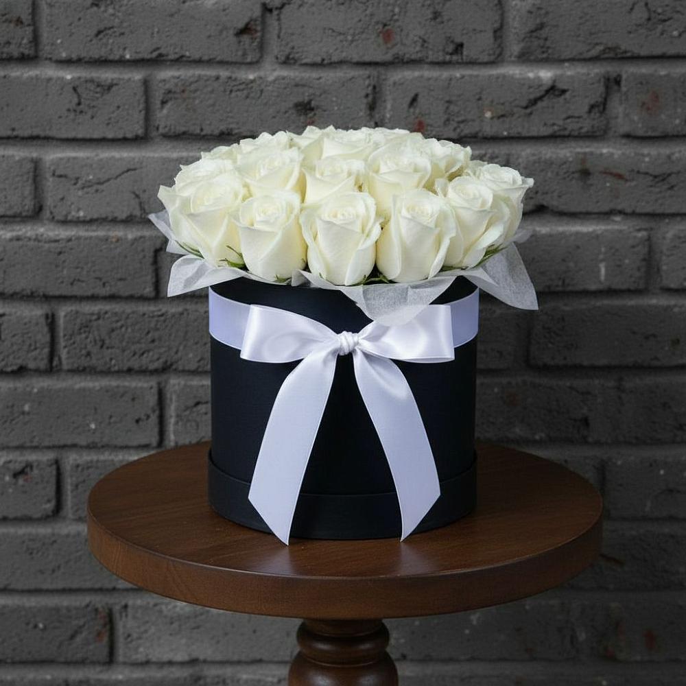 Цветочная композиция из Розы в шляпной коробке в Красной горе