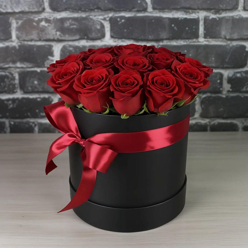 Цветочная композиция из Розы в шляпной коробке в Красной горе