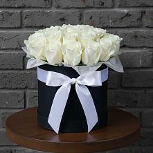 Цветочная композиция из Розы в шляпной коробке в Красной горе