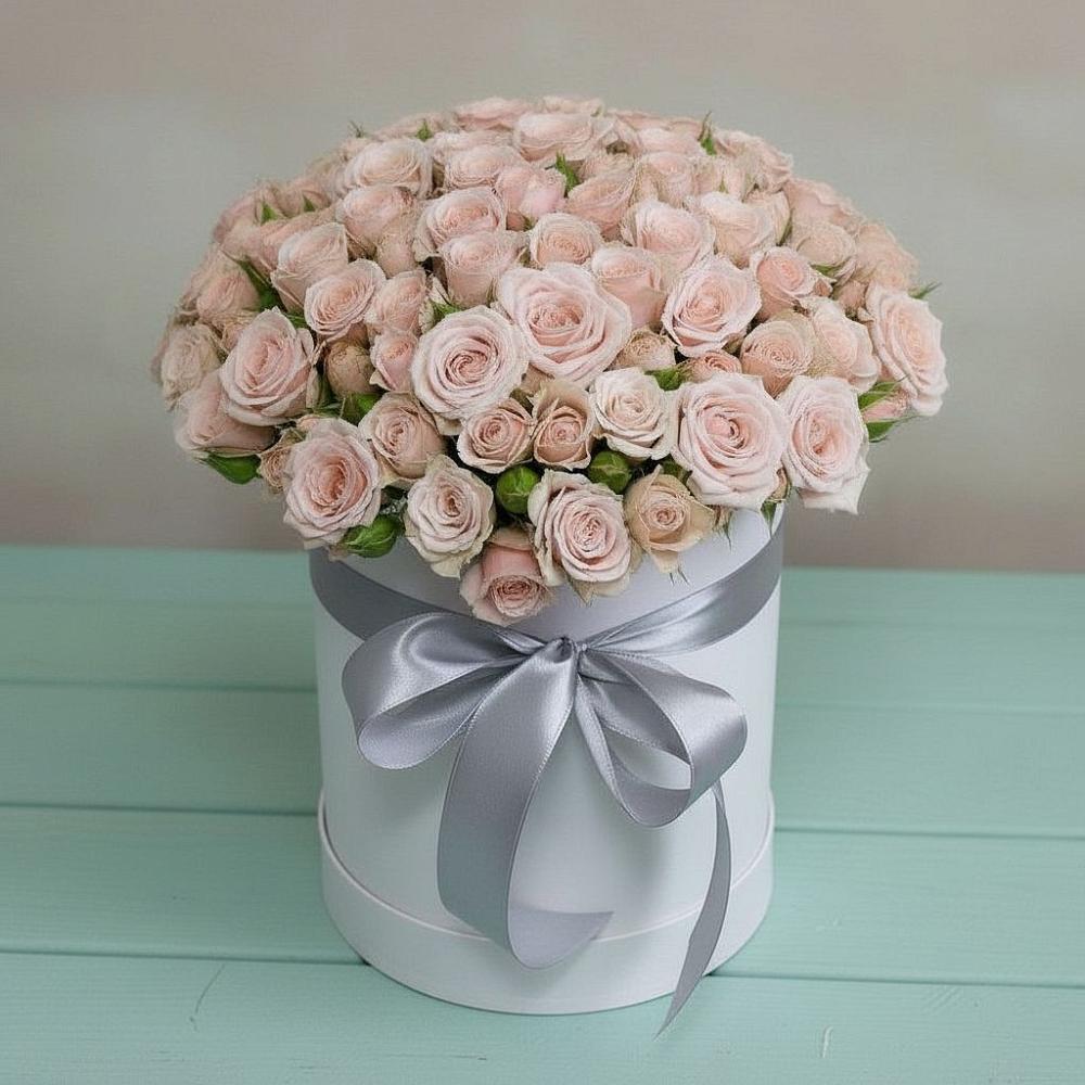 Цветочная композиция из Розы в шляпной коробке в Красной горе